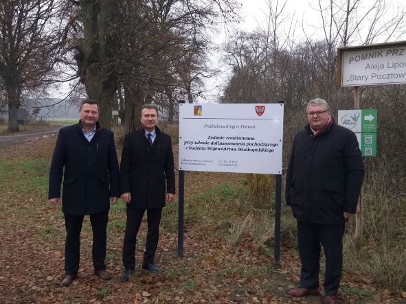 Od lewej widać Posła na Sejm RP, Wójta Gminy Miedzichowo oraz Wicemarszałka Województwa Wielkopolskiego.