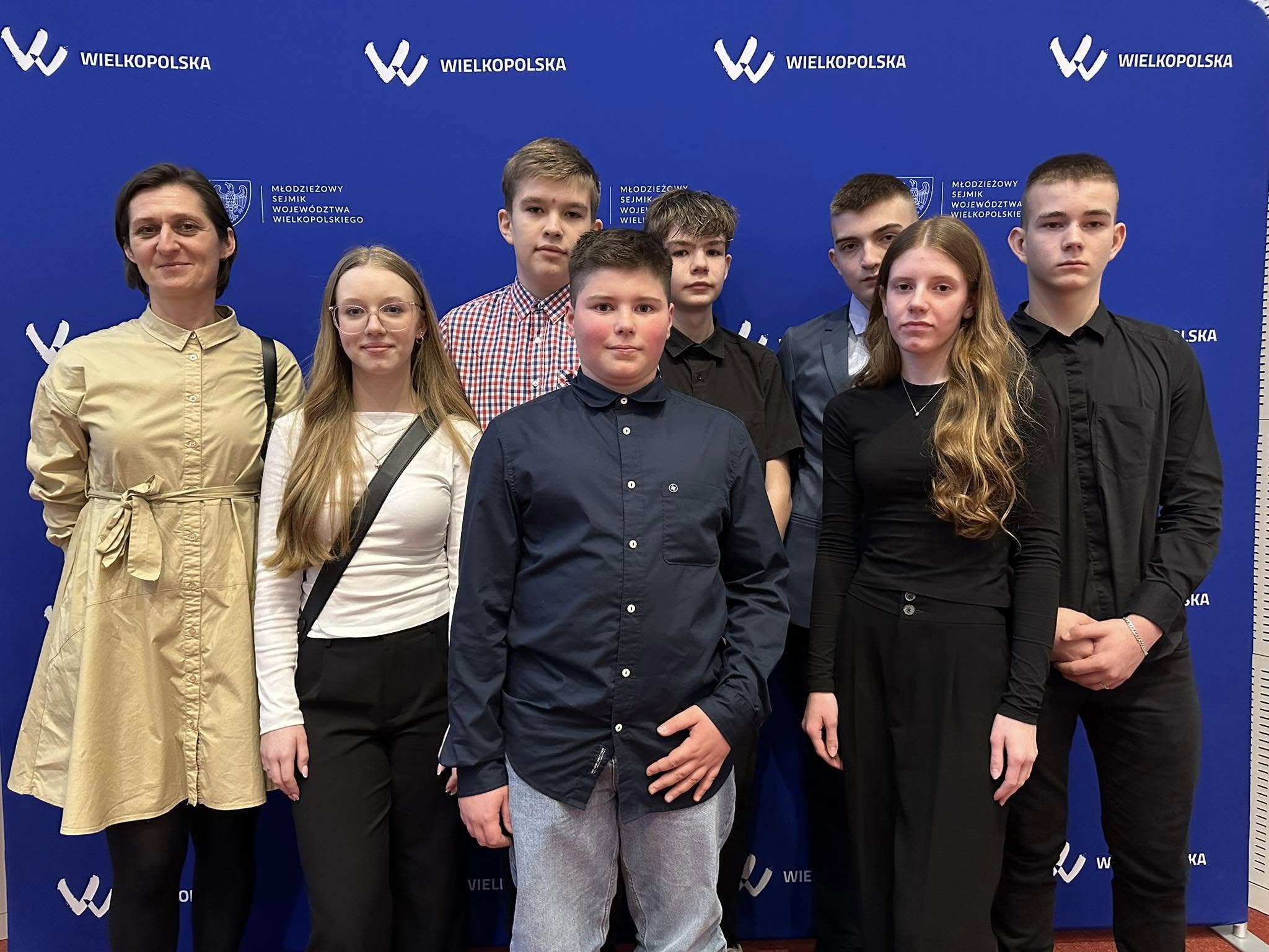 radni Młodzieżowej Rady Gminy Miedzichowo wraz z&nbsp;opiekunem