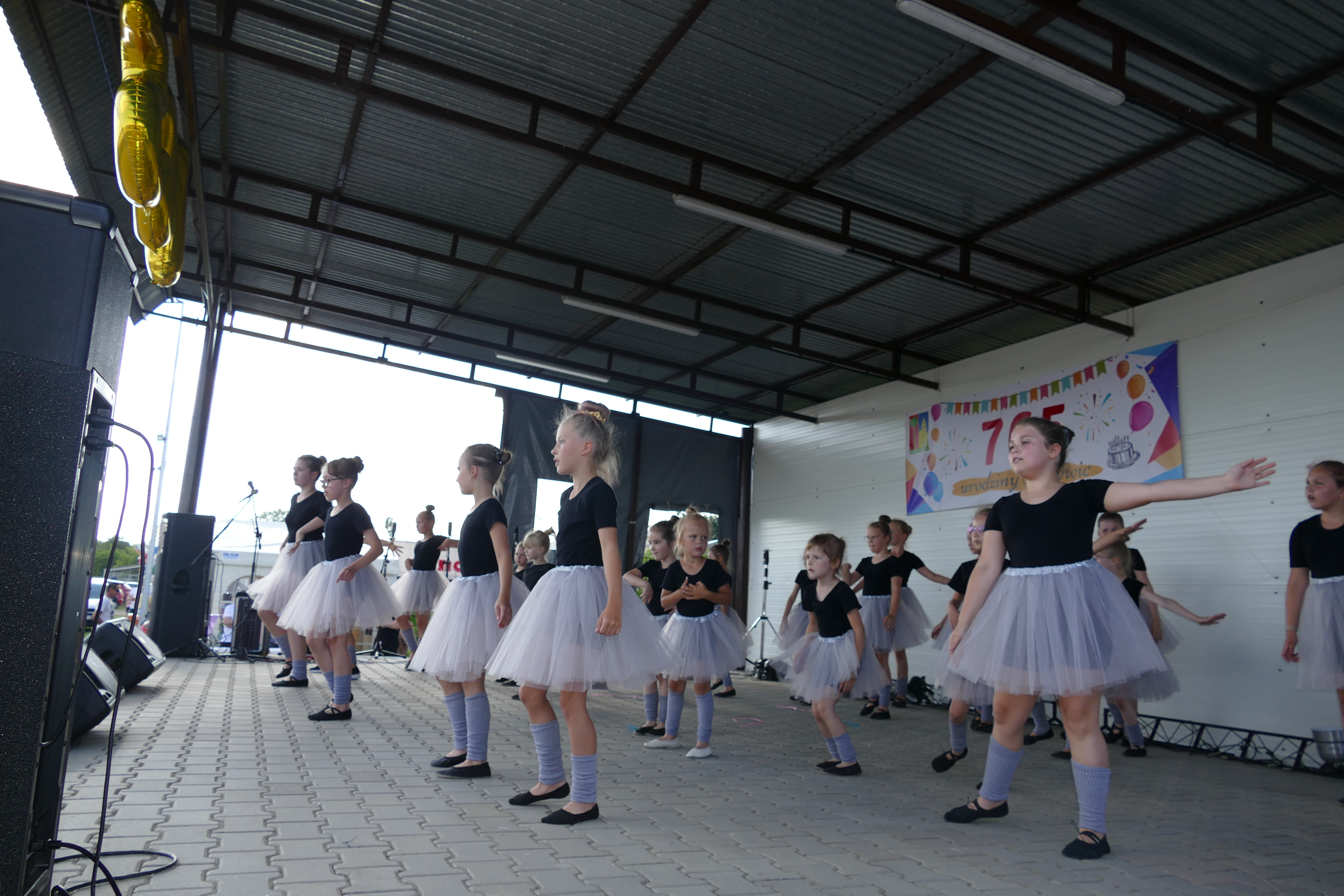 Występ Roztańczonej Grupy Tanecznej w Bolewicach 