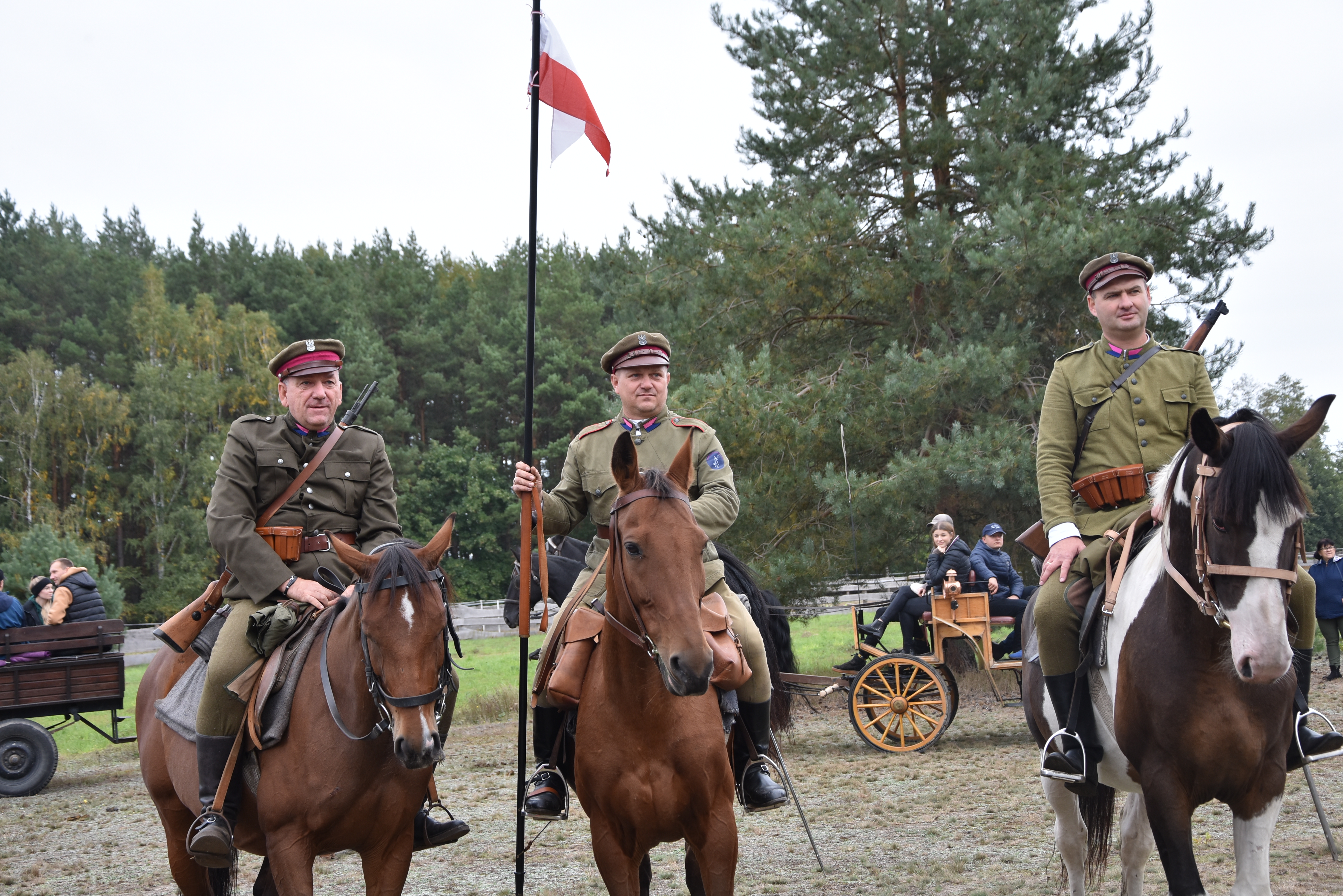 Pasjonaci Kawalerii 1920, którzy eskortowali naszych gości podczas przejazdu.