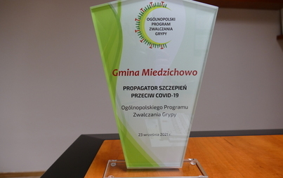 Zdjęcie do GMINA MIEDZICHOWO NAGRODZONA STATUETKĄ