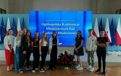 Zdjęcie do MŁODZIEŻOWA RADA GMINY MIEDZICHOWO Z WIZYTĄ W SEJMIE I KANCELARII PREZESA RADY MINISTR&Oacute;W